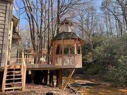 Cabin at Ballenger Bridge - Image 2