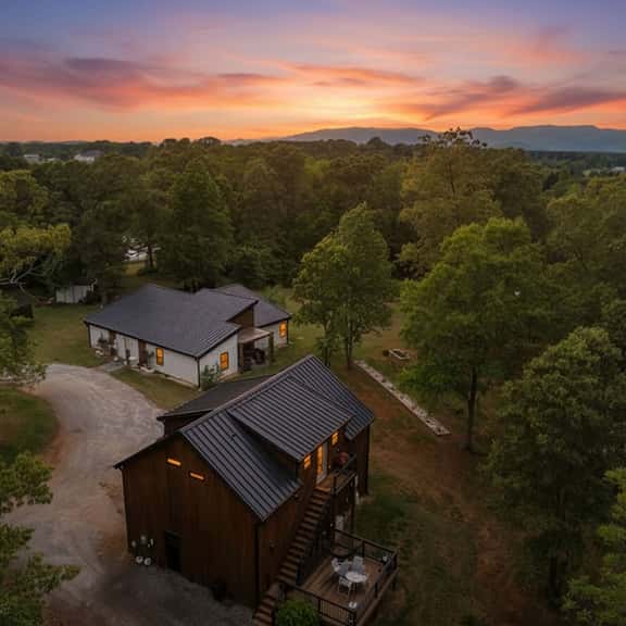 Modern Countryside Retreat - Home & Guest Apt - Image 1