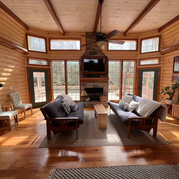 Cabin at Ballenger Bridge - Image 1