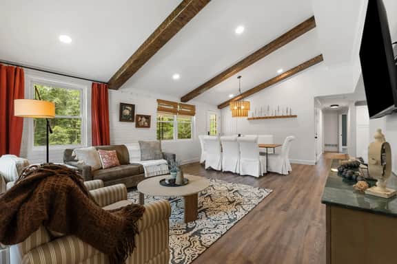 Spacious Multi Family Estate, Sleeps 29; Teams, Reunions
