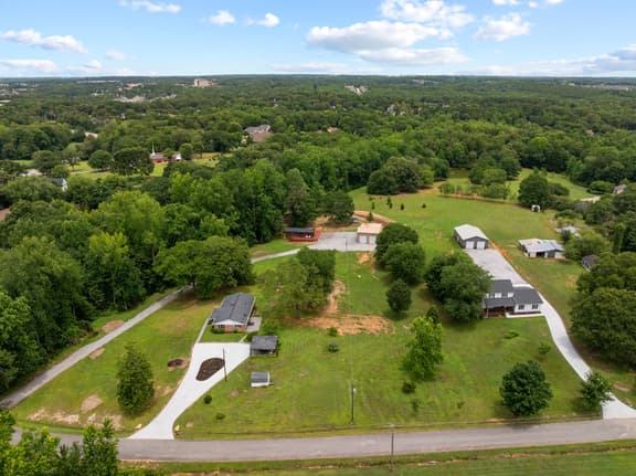 Spacious Multi Family Estate, Sleeps 29; Teams, Reunions